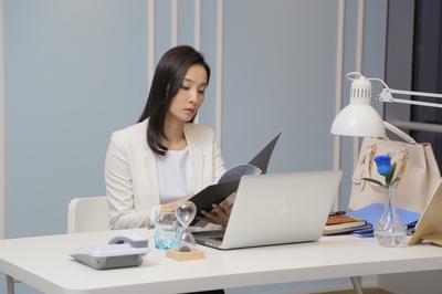 李一冉的写真-电影《心密码》领衔主...