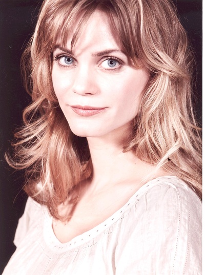 丽芙·姆琼斯的写真