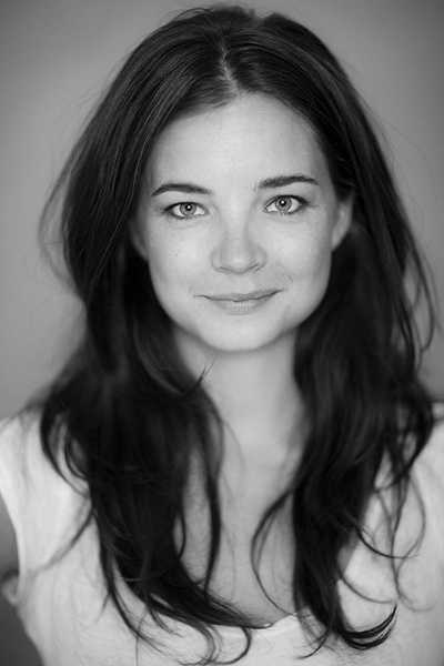 路易丝·彼得霍夫的写真