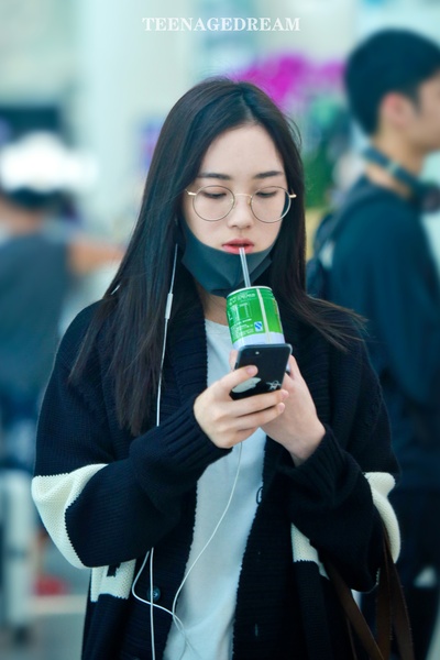 赵嘉敏的写真-161006 宝安机场