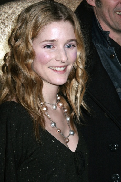 娜塔莎·雷尼埃的写真