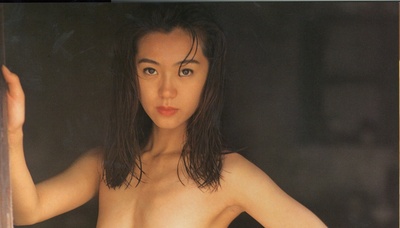 真弓伦子的写真