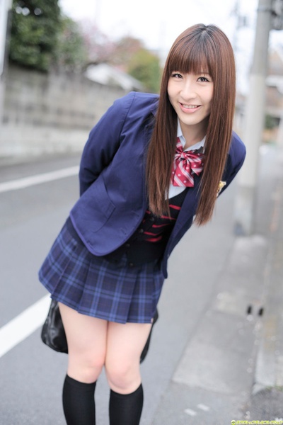 山咲麻里奈的写真