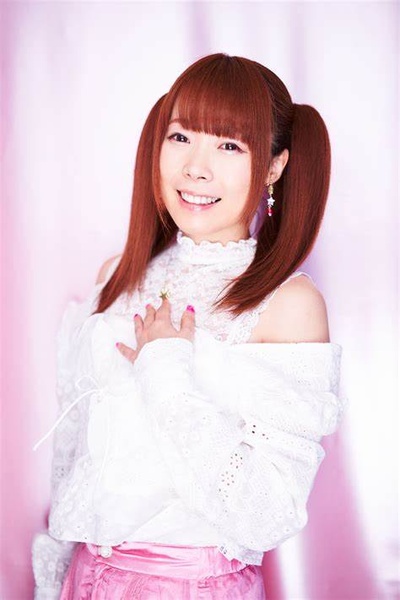 成瀬瑛美的写真