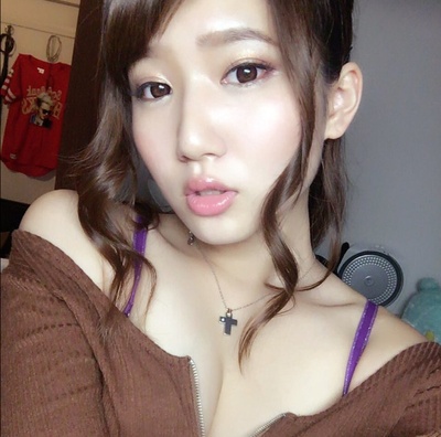 绪方友莉奈的写真