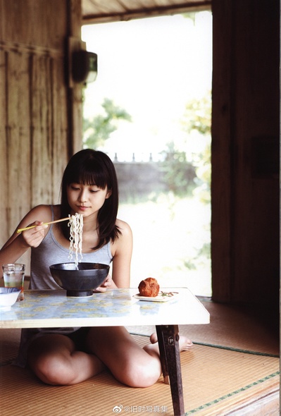 和田彩花的写真