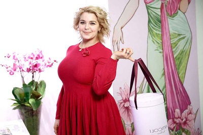 伊莉娜·佩戈娃的写真