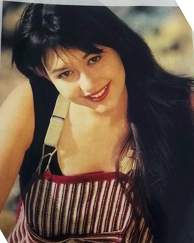 谭筠怡的写真-混血版邱淑贞、