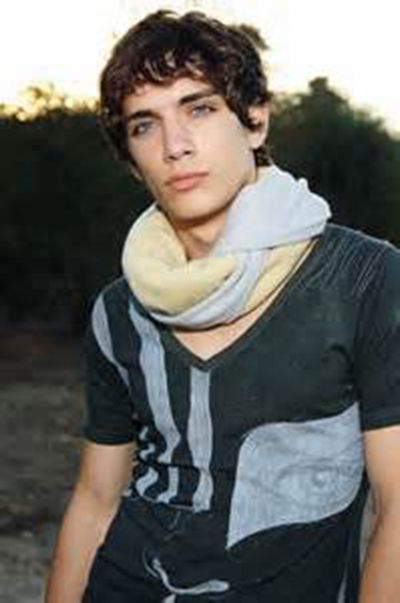 乔治·芬的写真