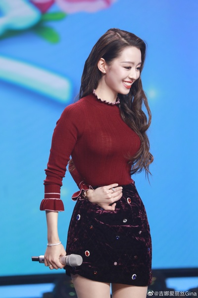 吉娜·爱丽丝的写真