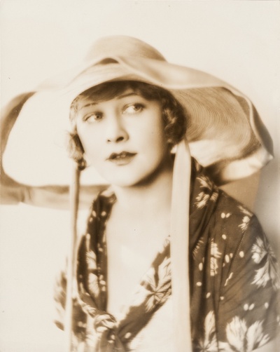 安娜·Q·尼尔松的写真