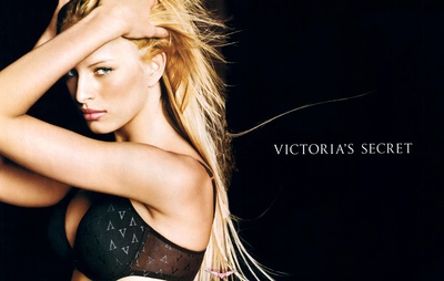 卡罗莱娜·科库娃的写真