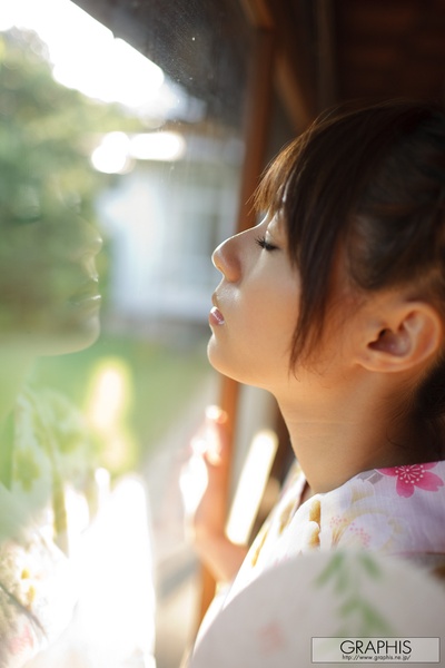 瑠川莉娜的写真