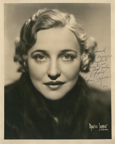 阿尼亚斯·艾瑞丝的写真