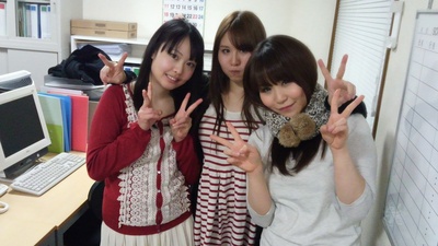 朝比奈菜菜子的写真-朝比奈菜菜子（左）