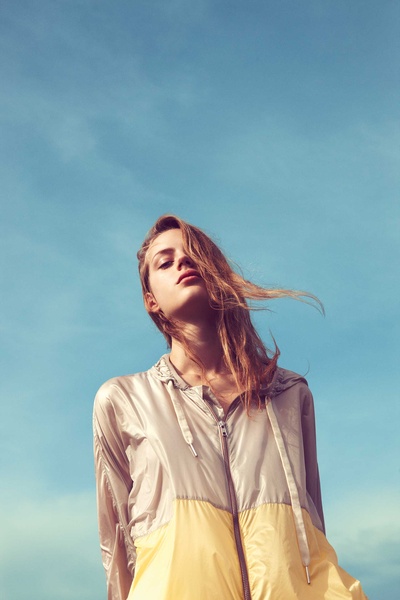 艾瑟·希施的写真