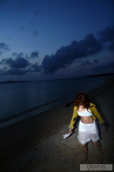 吉崎直绪的写真