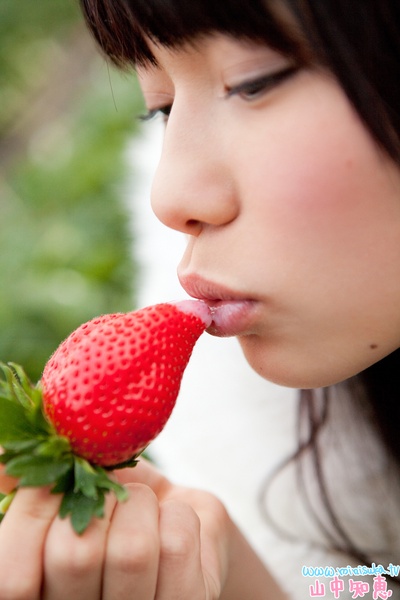 山中知惠的写真