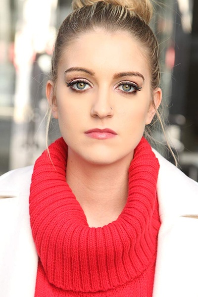 柯特妮·谢尔斯的写真