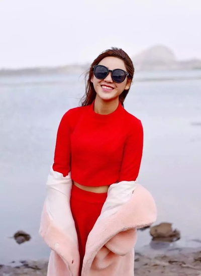 叶枷妤的写真-叶枷妤