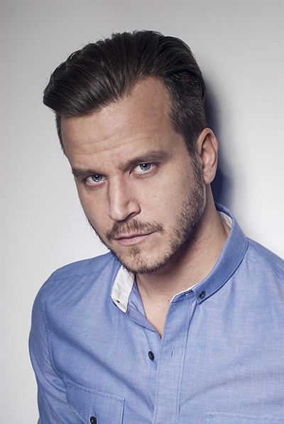 马泰·豪曼的写真