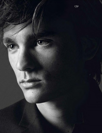 小阿兰·德龙的写真-Vogue Hommes Inter...