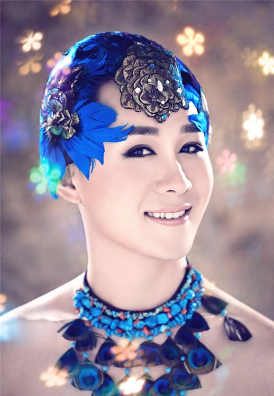 孔雀哥哥的写真-孔雀哥哥民族大片