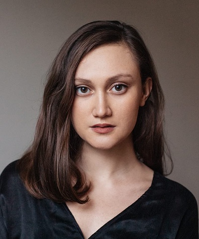 伊莲娜·艾尔米纳斯的写真