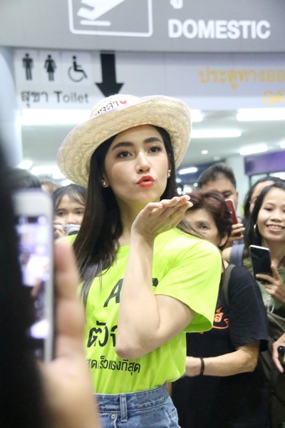 蓝妮·卡彭的写真