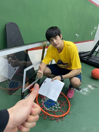 卢克·普劳顿的写真