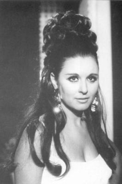 苏德·霍斯尼的写真