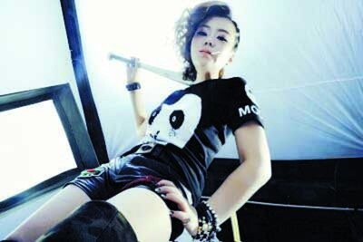 李苗的写真-《那一年之痞子老师》...