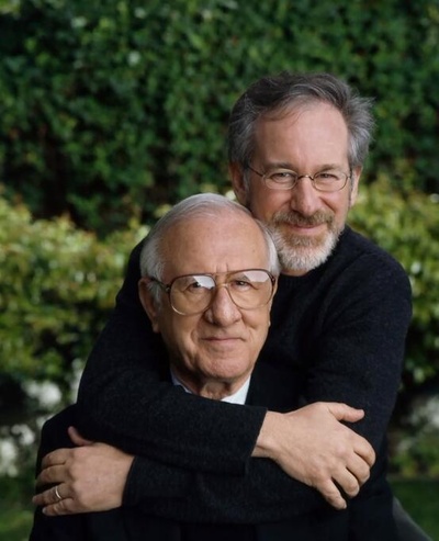 阿诺德·斯皮尔伯格的写真-据外媒报道，好莱坞大...