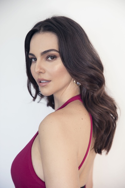 泰娜·毛勒的写真-Tainá Müller