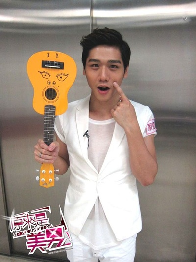 蔡旻佑的写真-蔡旻佑