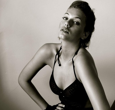 卡米拉·格林伯格的写真