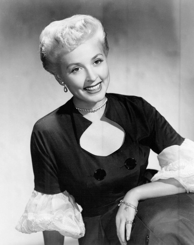 爱琳娜·弗杜戈的写真