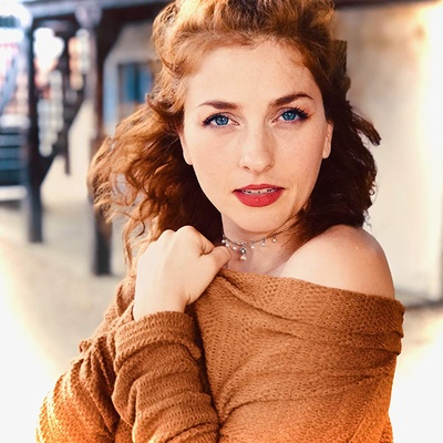 苏珊妮·拉切塞斯的写真