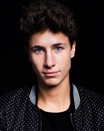 绢帕·苏里塔的写真