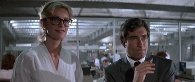 卡罗琳·布利斯的写真-The Living Daylights