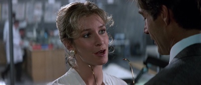 卡罗琳·布利斯的写真-The Living Daylights