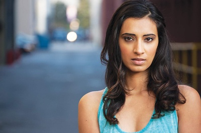 希娜·汗的写真