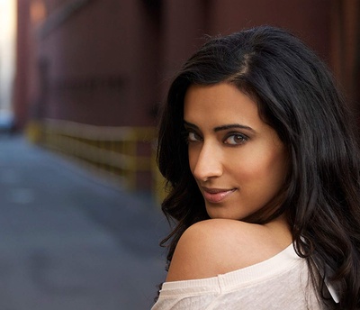 希娜·汗的写真