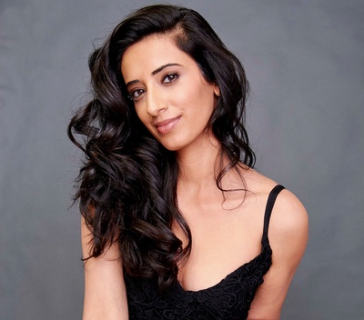 希娜·汗的写真