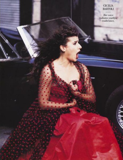 塞西莉亚·芭托莉的写真
