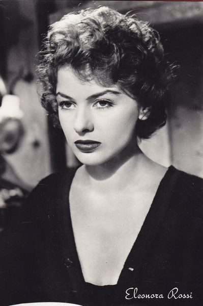 埃莱奥若拉·罗西·德拉哥的写真