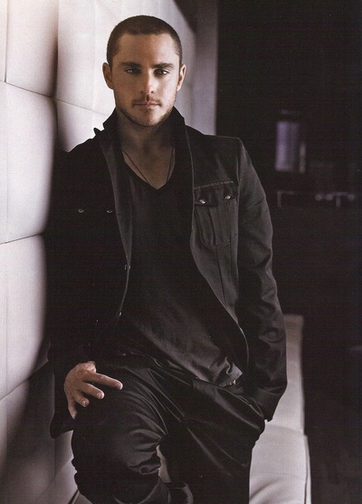 德里克·迈戈雅的写真