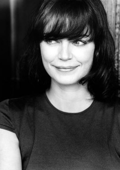 玛丽安娜·德尼库尔的写真