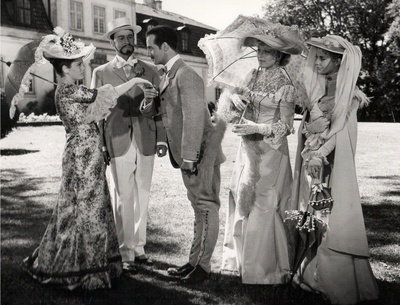 厄拉·亚科布松的写真-夏夜微笑