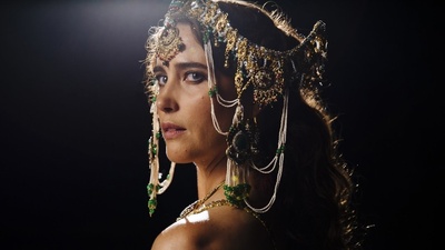 法伊娜·乔康的写真